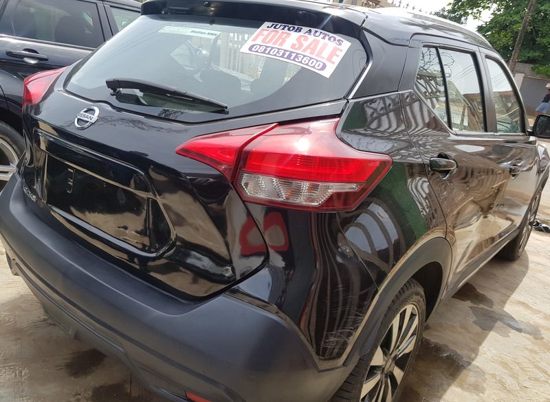 Thumbnail 2 of 2018 Nissan Kicks le